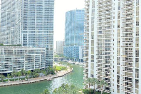 Снять в аренду квартиру в Майами, Флорида 2 спальни, 121.05м2, № 1954850 - фото 1