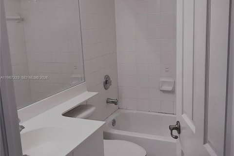 Condominio en venta en Doral, Florida, 3 dormitorios, 194.91 m2 № 2028758 - foto 6