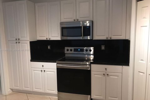 Condominio en venta en Doral, Florida, 3 dormitorios, 194.91 m2 № 2028758 - foto 10