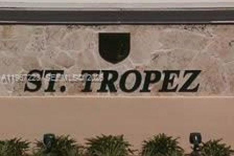 Condominio en venta en Doral, Florida, 3 dormitorios, 194.91 m2 № 2028758 - foto 2