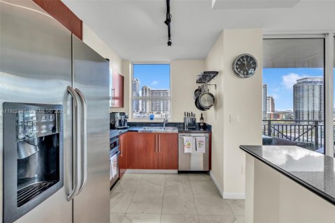 Condo in Fort Lauderdale, Florida, 2 bedrooms № 1986353 - photo 24