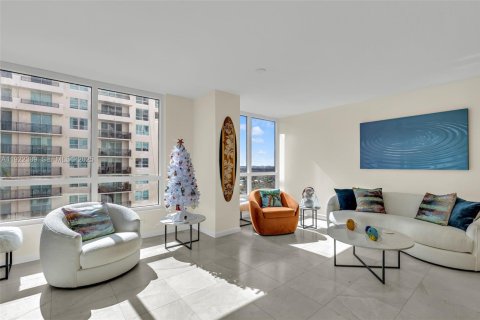 Condo in Fort Lauderdale, Florida, 2 bedrooms № 1986353 - photo 13