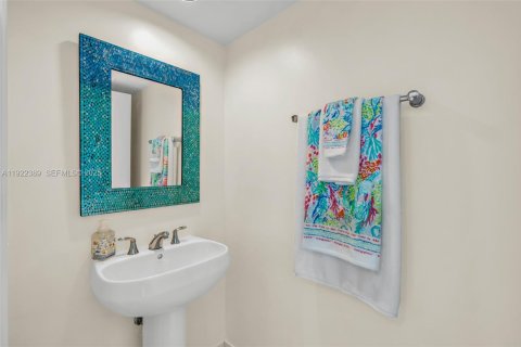 Condo in Fort Lauderdale, Florida, 2 bedrooms № 1986353 - photo 9