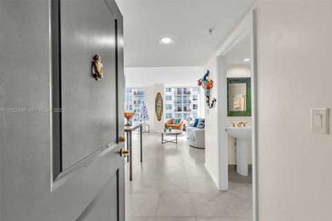Condo in Fort Lauderdale, Florida, 2 bedrooms № 1986353 - photo 8