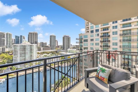 Condo in Fort Lauderdale, Florida, 2 bedrooms № 1986353 - photo 19