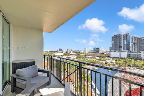 Condo in Fort Lauderdale, Florida, 2 bedrooms № 1986353 - photo 16