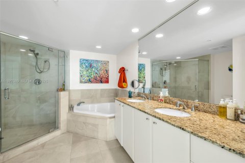 Condo in Fort Lauderdale, Florida, 2 bedrooms № 1986353 - photo 29