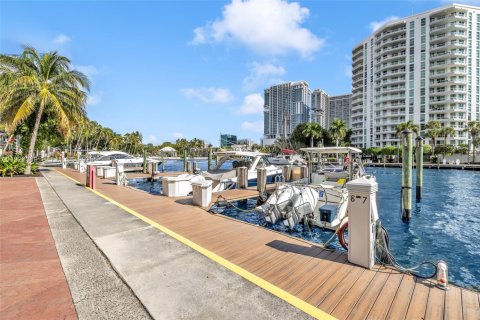 Condo in Fort Lauderdale, Florida, 2 bedrooms № 1986353 - photo 7