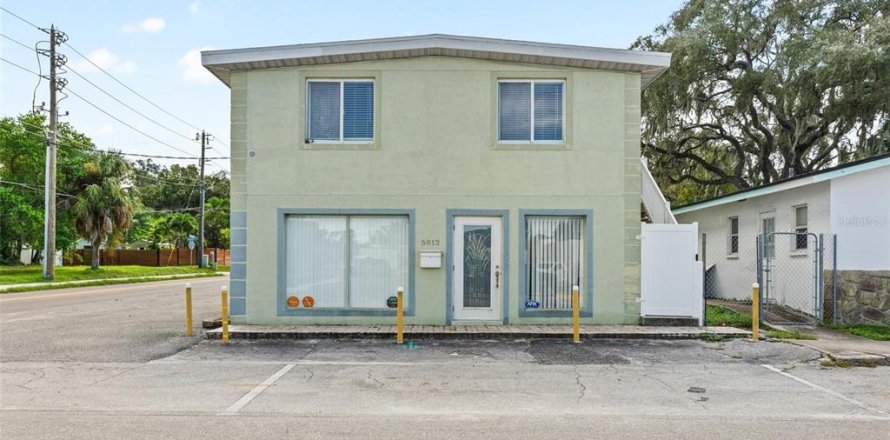Immobilier commercial à New Port Richey, Floride 541.25 m2 № 2371062