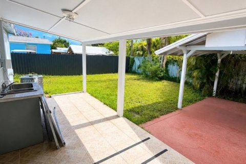 Casa en venta en Oakland Park, Florida, 3 dormitorios, 113.34 m2 № 2077399 - foto 15