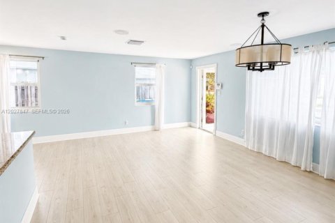 Casa en venta en Oakland Park, Florida, 3 dormitorios, 113.34 m2 № 2077399 - foto 8