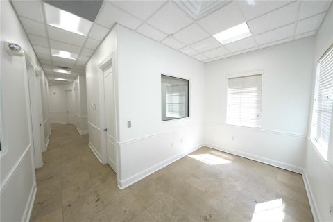 Immobilier commercial à louer à Longwood, Floride: 117.34 m2 № 1644072 - photo 3