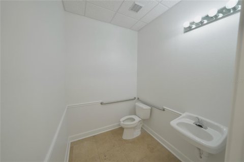Immobilier commercial à louer à Longwood, Floride: 117.34 m2 № 1644072 - photo 10