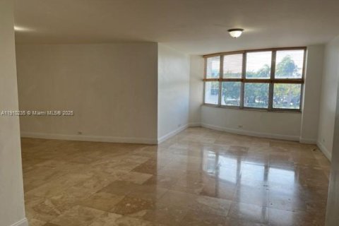 Copropriété à louer à Miami Beach, Floride: 2 chambres, 112.13 m2 № 1966438 - photo 8