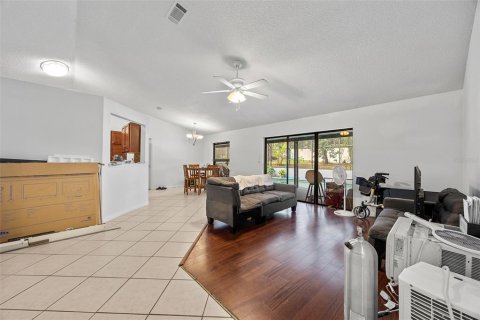 Casa en venta en Orlando, Florida, 3 dormitorios, 159.05 m2 № 1906237 - foto 2