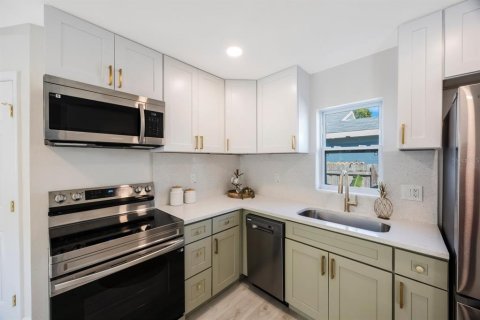 Villa ou maison à louer à Saint Petersburg, Floride: 2 chambres, 81.29 m2 № 1904703 - photo 17