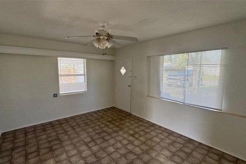 House in Dade City, Florida 2 bedrooms, 82.59 sq.m. № 2148917 - photo 5