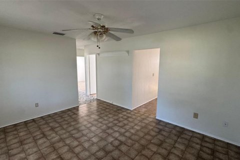 House in Dade City, Florida 2 bedrooms, 82.59 sq.m. № 2148917 - photo 4