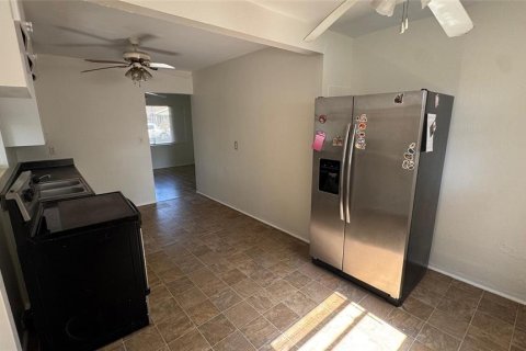 House in Dade City, Florida 2 bedrooms, 82.59 sq.m. № 2148917 - photo 3