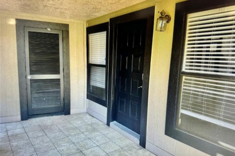 Condo in Tampa, Florida, 2 bedrooms  № 1828429 - photo 2