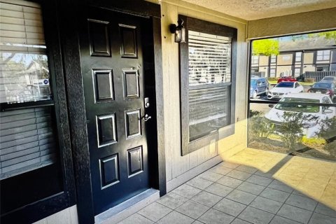 Condo in Tampa, Florida, 2 bedrooms  № 1828429 - photo 1