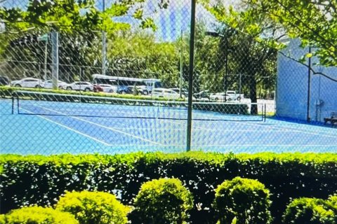 Condo in Tampa, Florida, 2 bedrooms  № 1828429 - photo 13