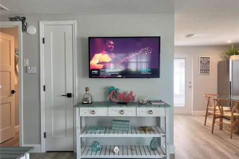Villa ou maison à louer à Sarasota, Floride: 2 chambres, 77.67 m2 № 2125765 - photo 5