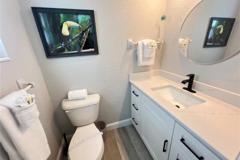Villa ou maison à louer à Sarasota, Floride: 2 chambres, 77.67 m2 № 2125765 - photo 9