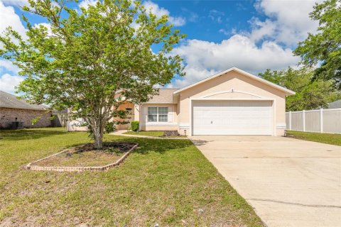 Villa ou maison à Palm Coast, Floride 3 chambres, 148.46 m2 № 2104653