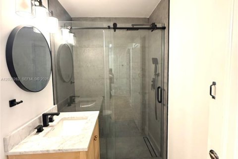 Condominio en venta en Miami Beach, Florida, 2 dormitorios, 87.79 m2 № 2185889 - foto 8