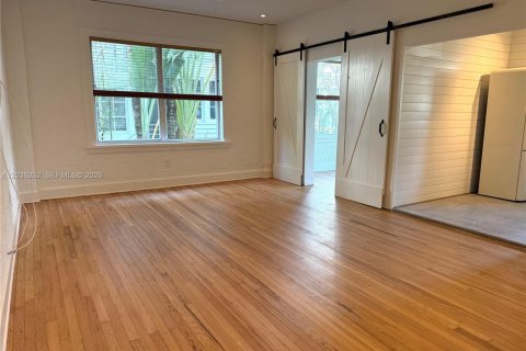 Condominio en Miami Beach, Florida, 2 dormitorios  № 2185889