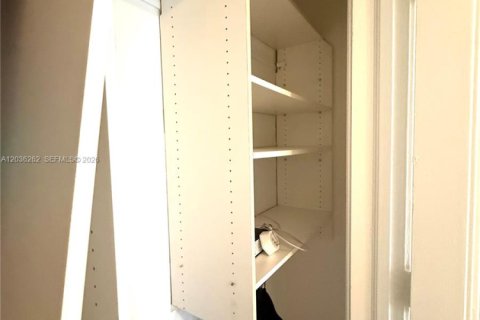 Condominio en venta en Miami Beach, Florida, 2 dormitorios, 87.79 m2 № 2185889 - foto 17