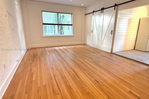 Condominio en venta en Miami Beach, Florida, 2 dormitorios, 87.79 m2 № 2185889 - foto 2