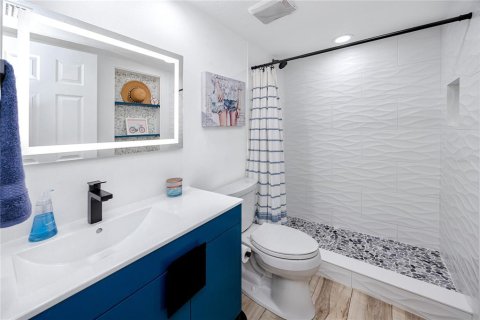 Condominio en venta en Redington Shores, Florida, 3 dormitorios, 161.56 m2 № 2152356 - foto 27