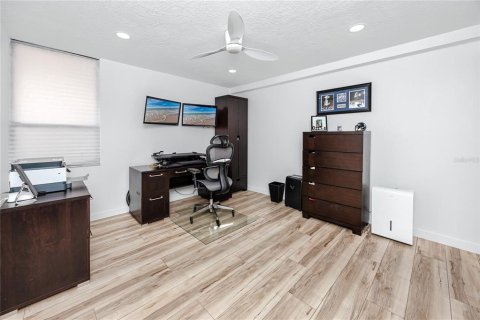 Condominio en venta en Redington Shores, Florida, 3 dormitorios, 161.56 m2 № 2152356 - foto 25