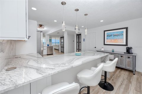 Condominio en venta en Redington Shores, Florida, 3 dormitorios, 161.56 m2 № 2152356 - foto 10