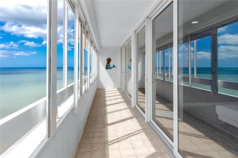 Condominio en venta en Redington Shores, Florida, 3 dormitorios, 161.56 m2 № 2152356 - foto 30
