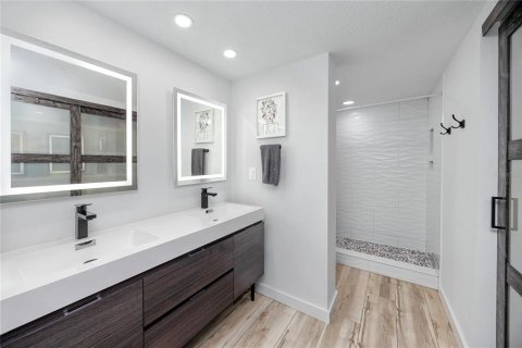 Condominio en venta en Redington Shores, Florida, 3 dormitorios, 161.56 m2 № 2152356 - foto 24