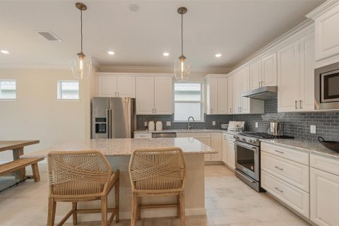 Casa en venta en Kissimmee, Florida, 2 dormitorios, 155.15 m2 № 1905131 - foto 3