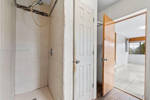 Купить виллу или дом в Майами, Флорида 4 спальни, 159.98м2, № 1994368 - фото 28