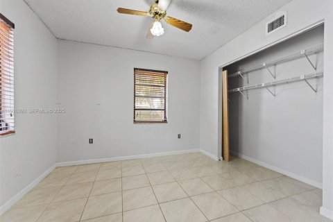 Купить виллу или дом в Майами, Флорида 4 спальни, 159.98м2, № 1994368 - фото 18