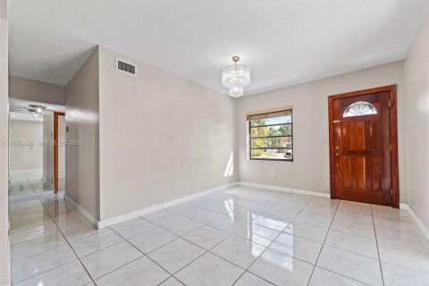 Купить виллу или дом в Майами, Флорида 4 спальни, 159.98м2, № 1994368 - фото 5