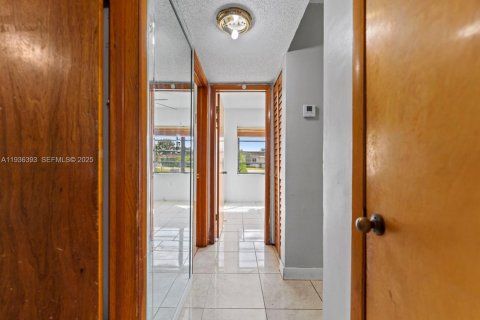 Купить виллу или дом в Майами, Флорида 4 спальни, 159.98м2, № 1994368 - фото 20