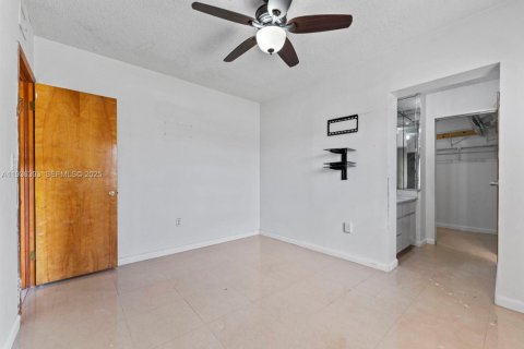 Купить виллу или дом в Майами, Флорида 4 спальни, 159.98м2, № 1994368 - фото 22