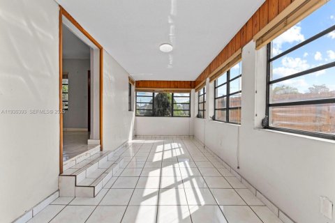 Купить виллу или дом в Майами, Флорида 4 спальни, 159.98м2, № 1994368 - фото 11