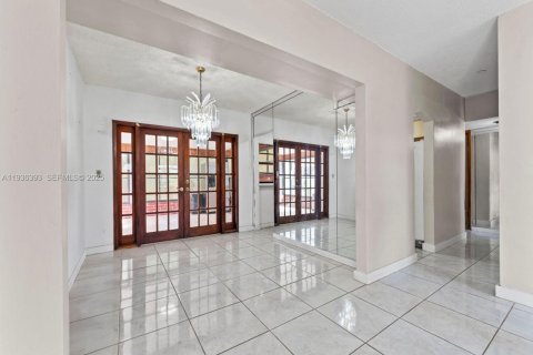 Купить виллу или дом в Майами, Флорида 4 спальни, 159.98м2, № 1994368 - фото 8