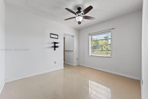 Купить виллу или дом в Майами, Флорида 4 спальни, 159.98м2, № 1994368 - фото 21