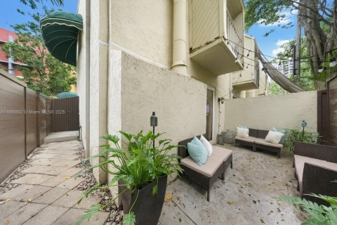 Condominio en venta en Miami, Florida, 2 dormitorios, 97.55 m2 № 2013506 - foto 14