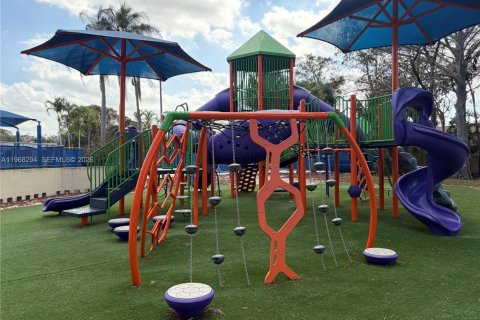 Casa en alquiler en Lauderhill, Florida, 3 dormitorios, 175.03 m2 № 2029388 - foto 24