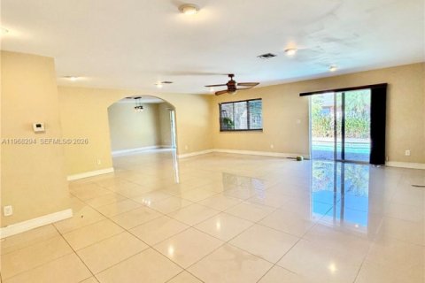 Casa en alquiler en Lauderhill, Florida, 3 dormitorios, 175.03 m2 № 2029388 - foto 2